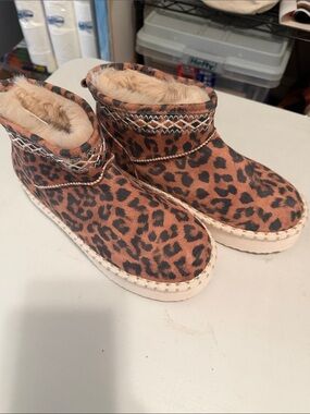 Aerie Leopard Print Faux Fur Lined Ankle Slippers